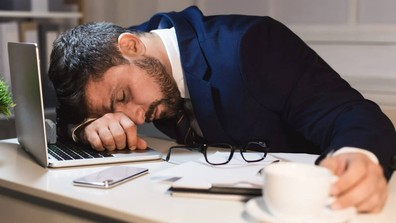 Микросон: Как краткосрочната почивка може да подобри продуктивността и здравето